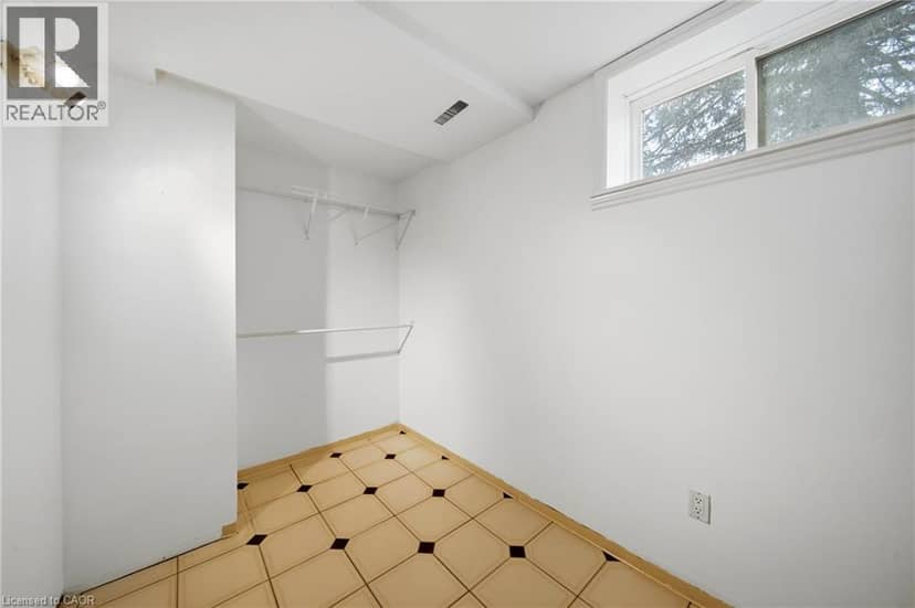 335 YORK Road — photo 35 of 40