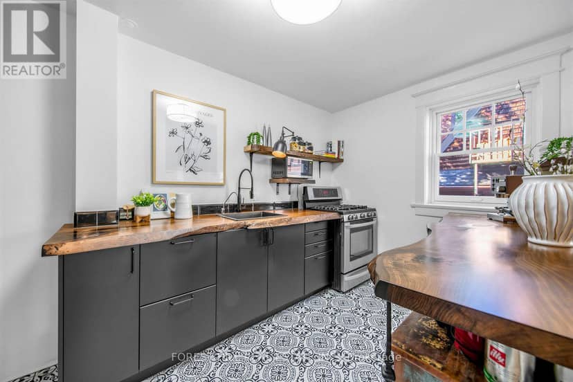 6 - 68 Kendal Avenue — photo 14 of 26