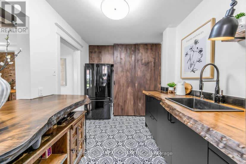 6 - 68 Kendal Avenue — photo 16 of 26