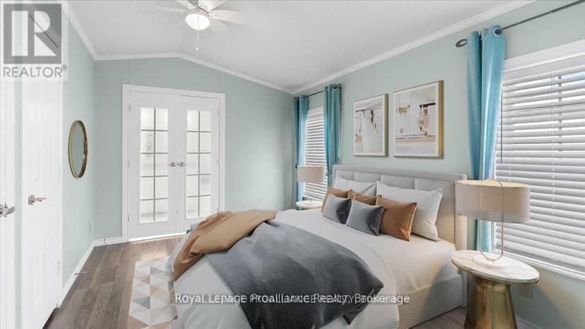 18 - 311 Dundas Street E — photo 14 of 31