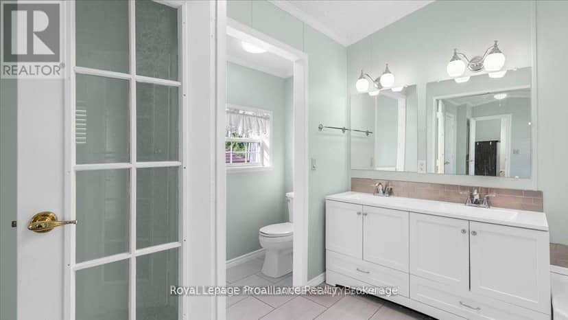 18 - 311 Dundas Street E — photo 17 of 31