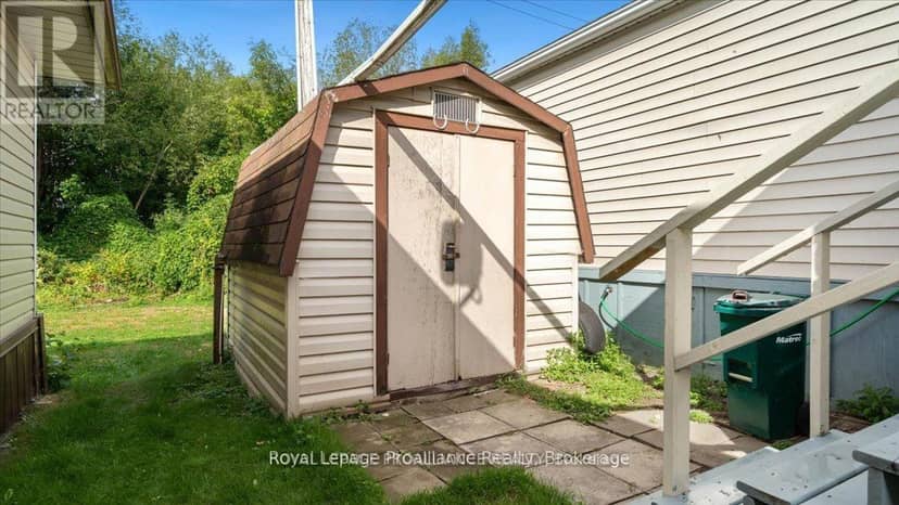 18 - 311 Dundas Street E — photo 29 of 31