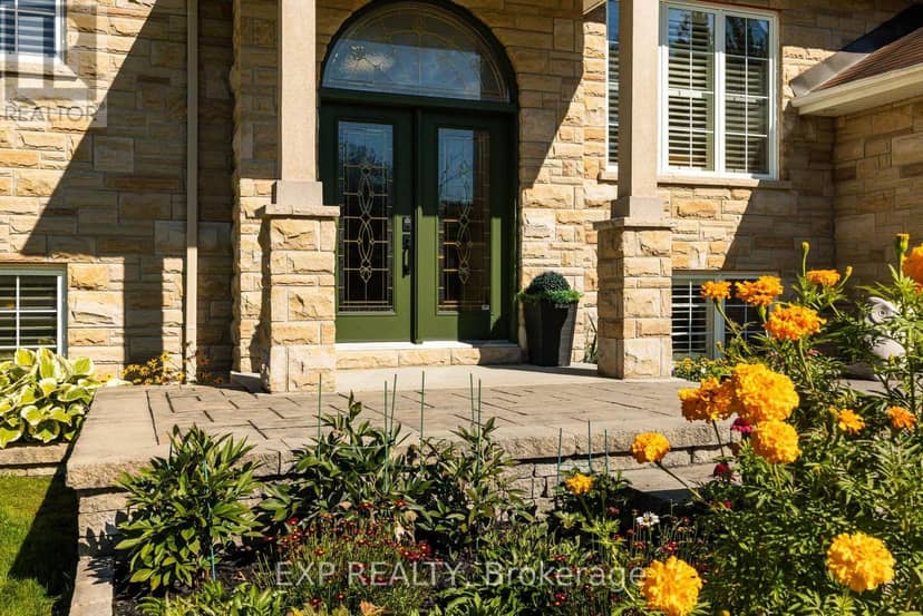 140 Windmill Crescent — photo 3 of 40
