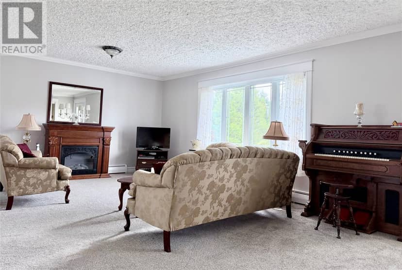 5 Elizabeth Avenue — photo 10 of 40