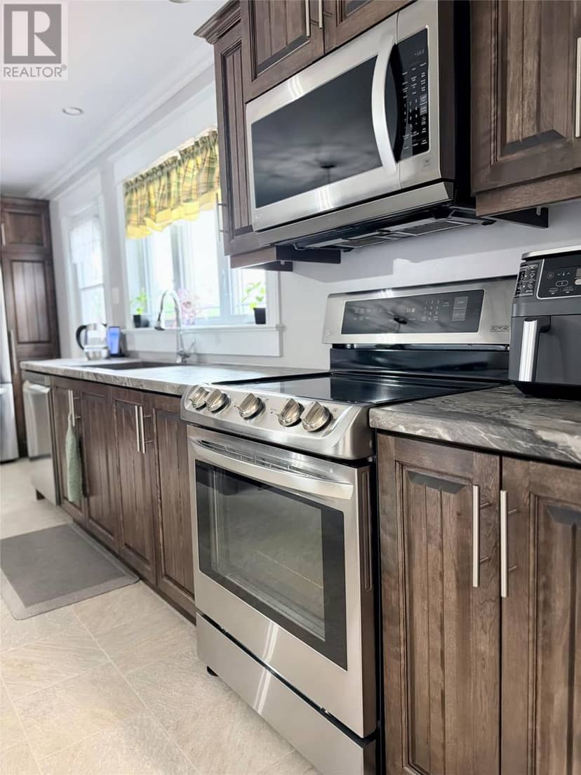 5 Elizabeth Avenue — photo 19 of 40