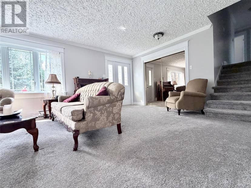 5 Elizabeth Avenue — photo 20 of 40
