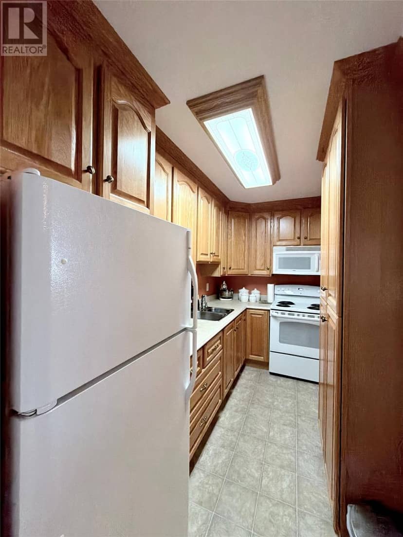5 Elizabeth Avenue — photo 33 of 40