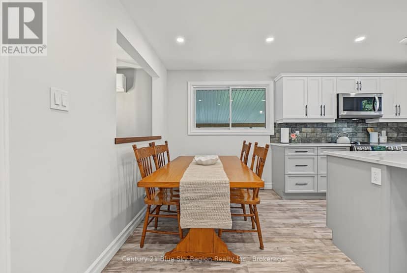 13 Milford Crescent — photo 12 of 40