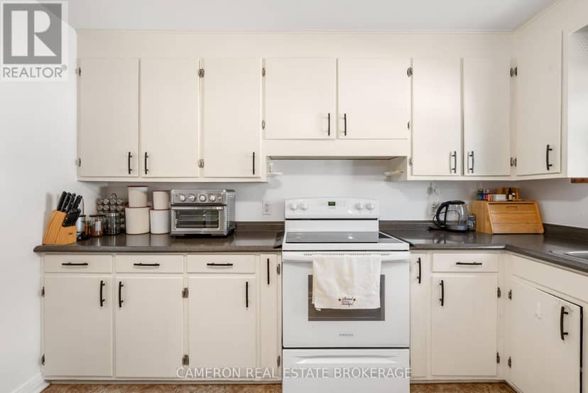 905 Third Street E — photo 12 of 26
