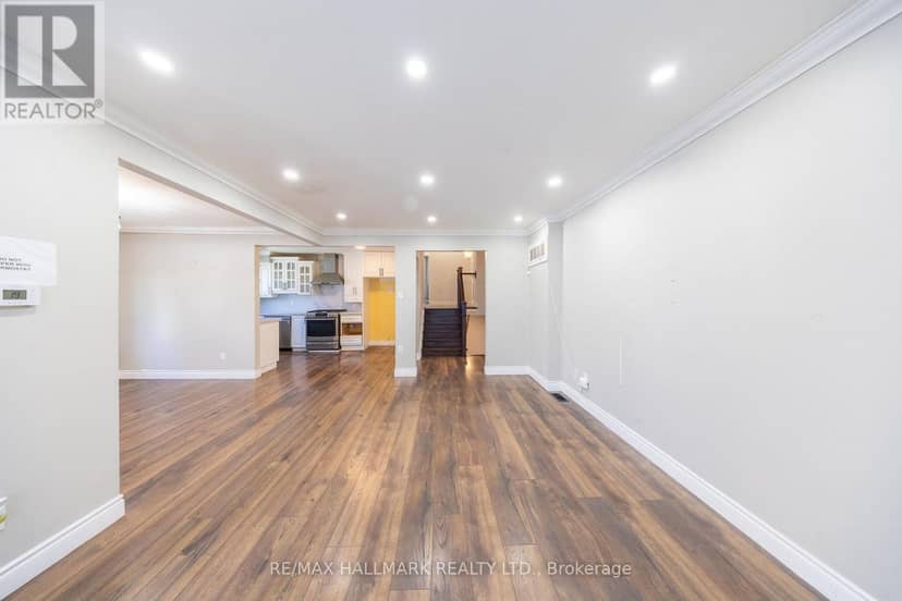 109 Thickson Road S — photo 10 of 40