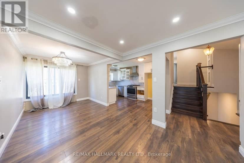 109 Thickson Road S — photo 12 of 40