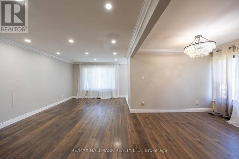 109 Thickson Road S — photo 15 of 40