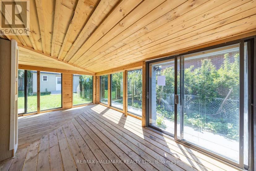 109 Thickson Road S — photo 23 of 40
