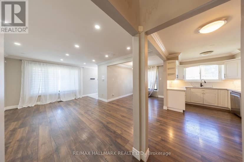109 Thickson Road S — photo 26 of 40