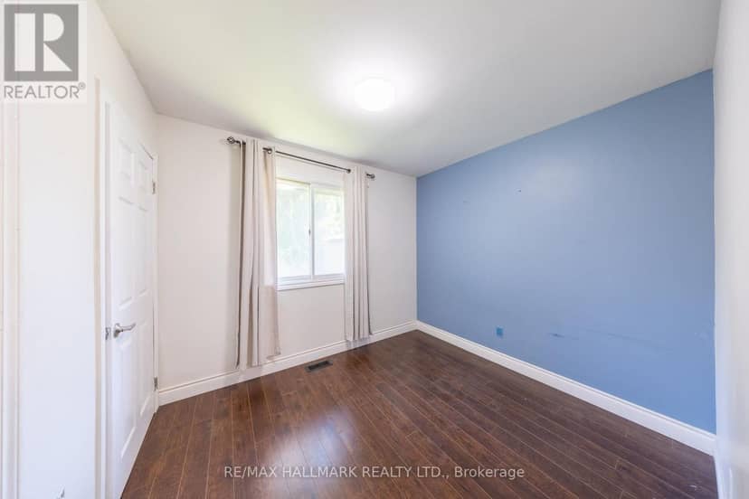 109 Thickson Road S — photo 30 of 40