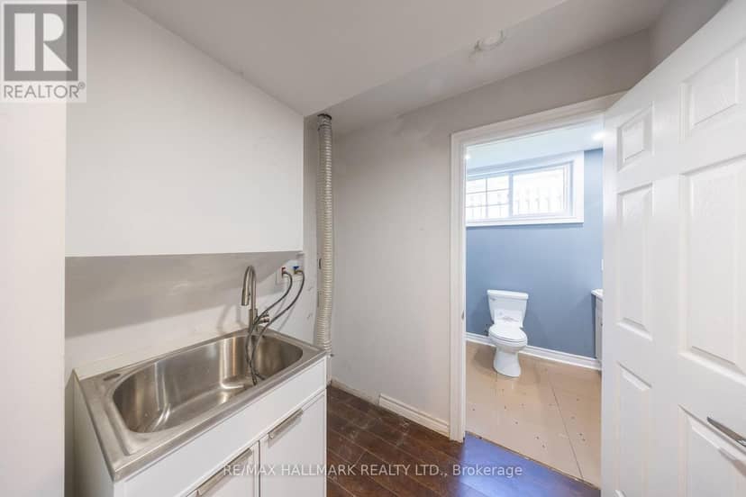 109 Thickson Road S — photo 37 of 40