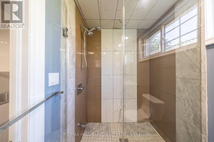 109 Thickson Road S — photo 39 of 40