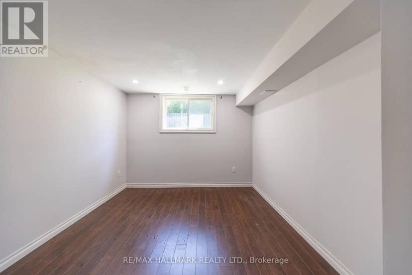 109 Thickson Road S — photo 40 of 40