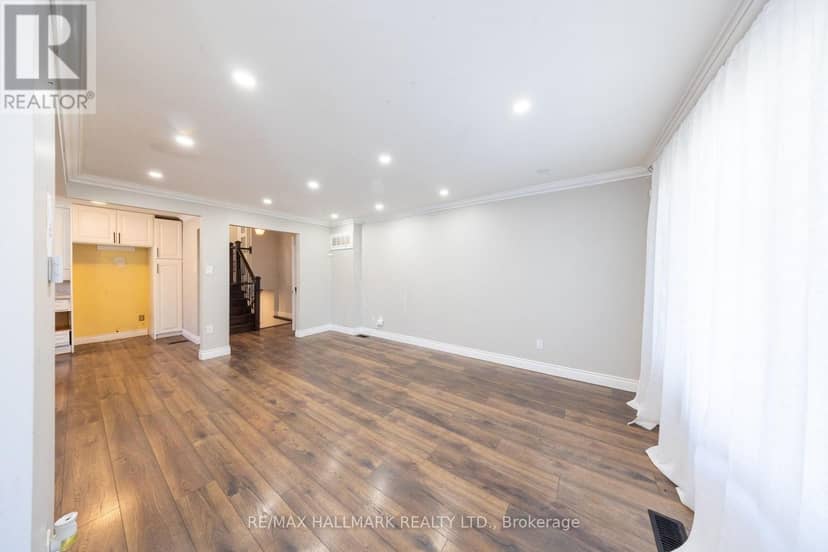 109 Thickson Road S — photo 9 of 40