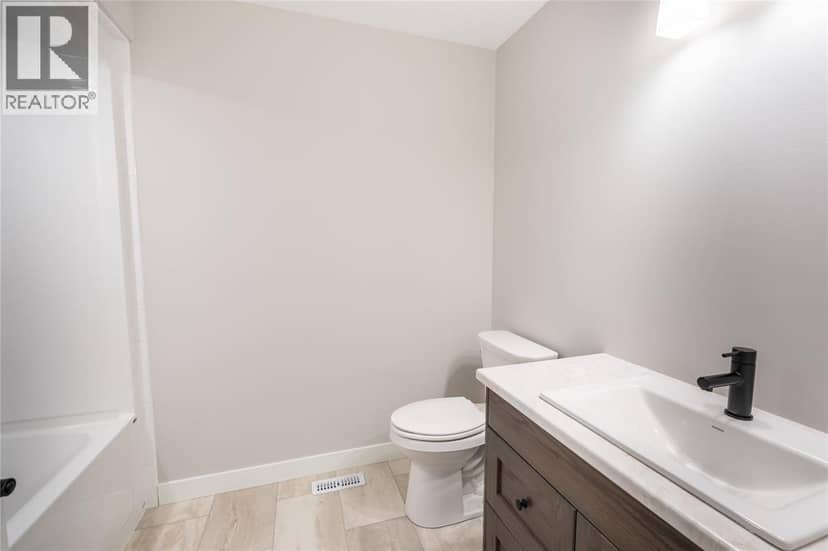 4009 Greenwood STREET — photo 10 of 28