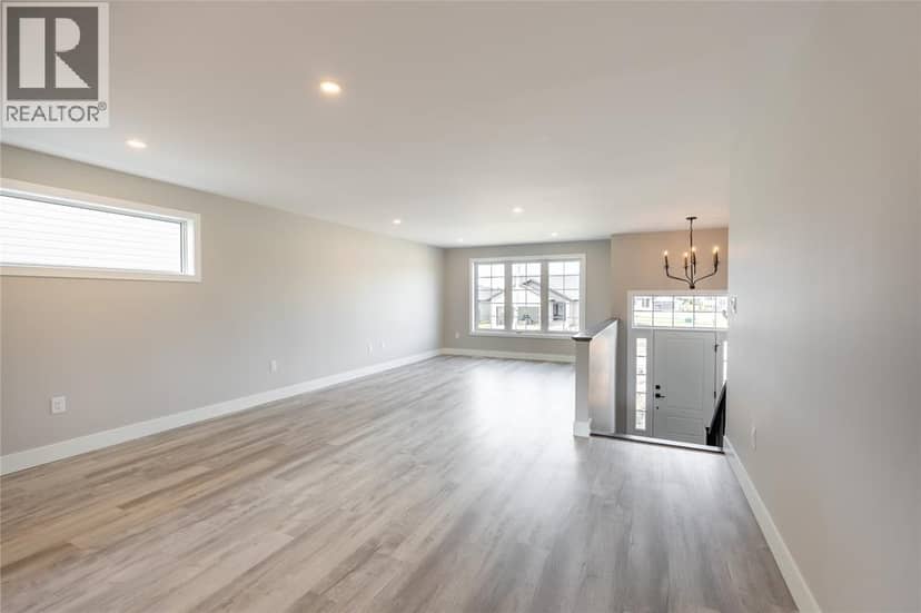 4009 Greenwood STREET — photo 9 of 28