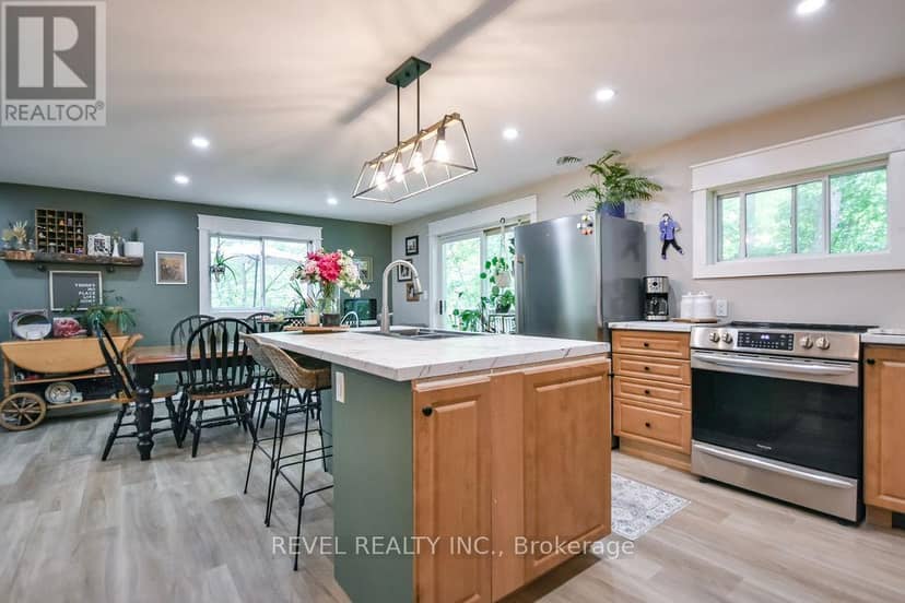 3267 Albany Street — photo 14 of 40