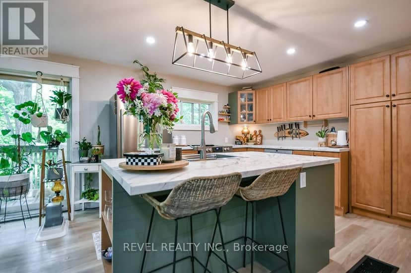 3267 Albany Street — photo 15 of 40