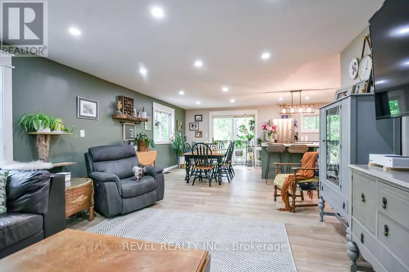 3267 Albany Street — photo 19 of 40