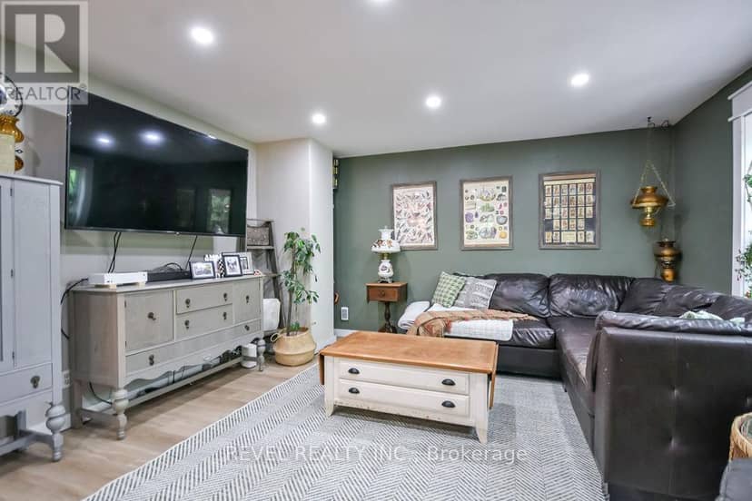 3267 Albany Street — photo 21 of 40