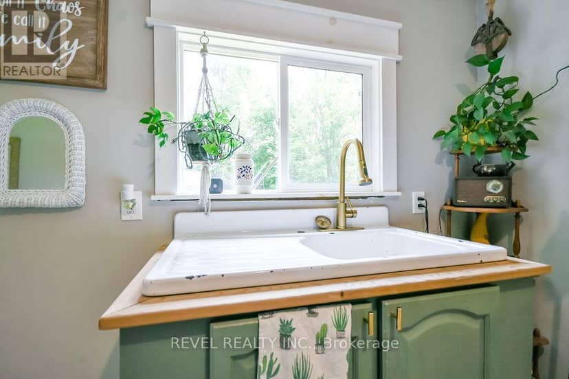 3267 Albany Street — photo 9 of 40