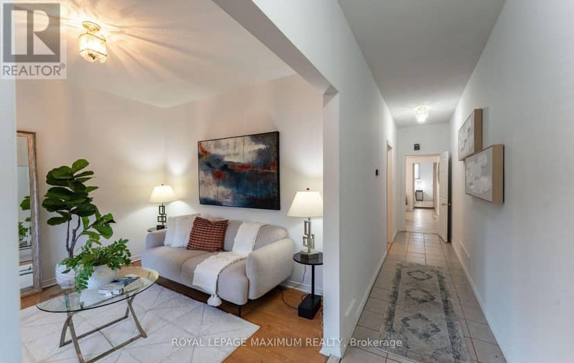 376 McRoberts Avenue, Toronto, photo 2