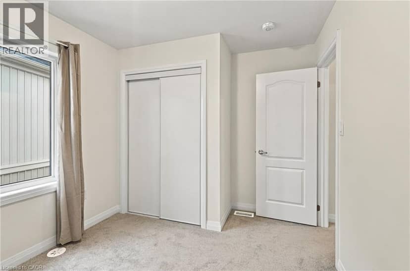57 NORWICH Crescent — photo 19 of 28