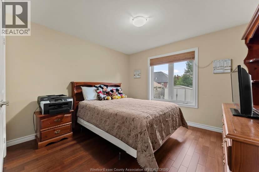 1031 Huntington BOULEVARD — photo 25 of 39