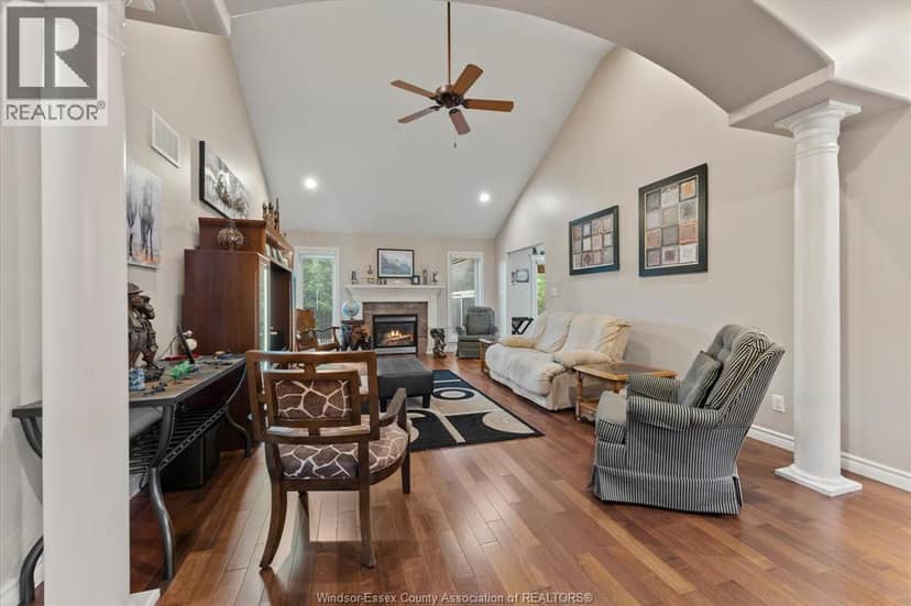1031 Huntington BOULEVARD — photo 8 of 39