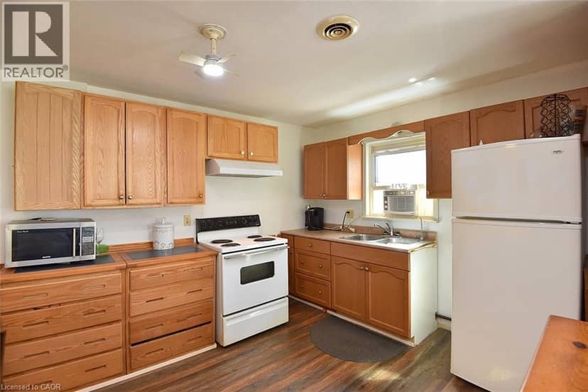 8 CHESTNUT Street, Port Rowan, photo 8