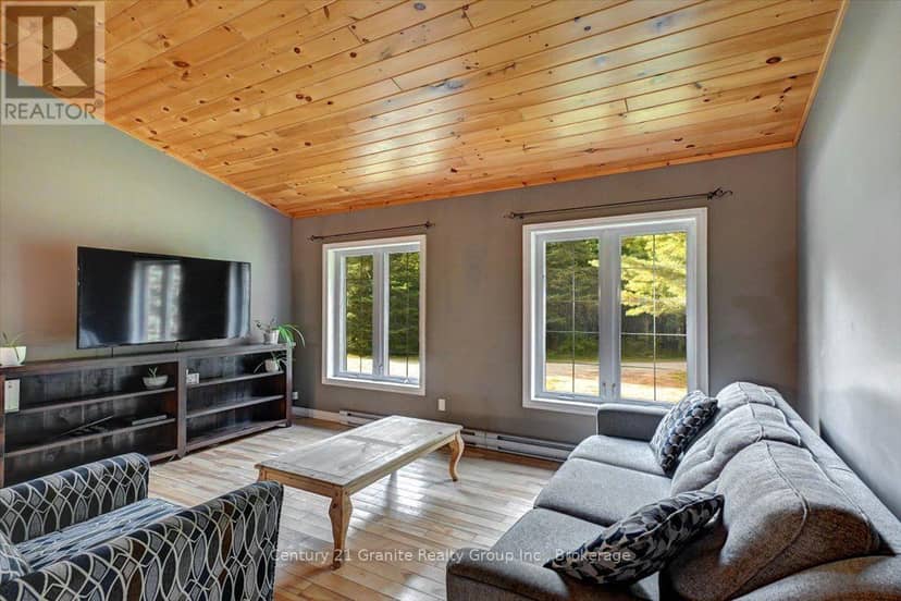 649 Madawaska Road — photo 16 of 40