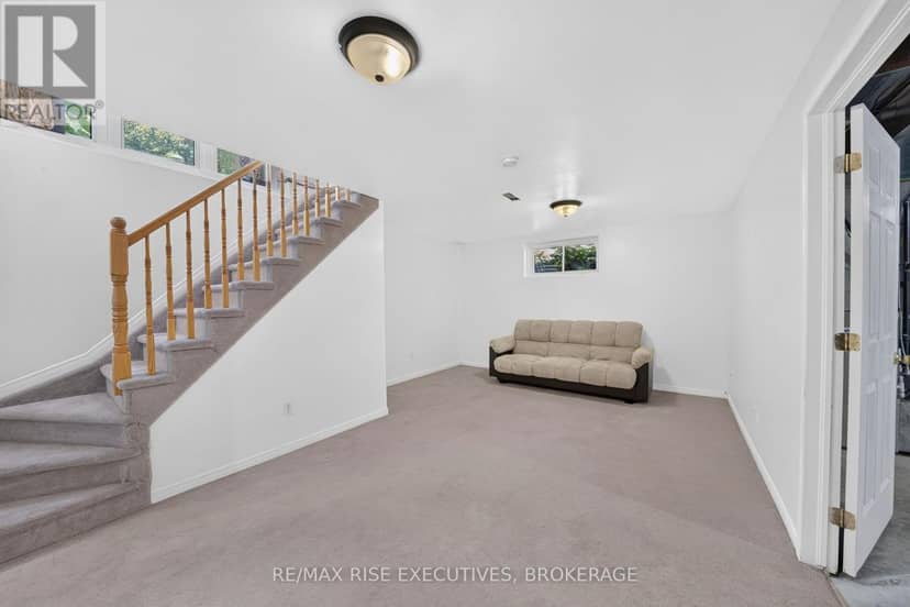 254 Ellesmeer Avenue — photo 18 of 40