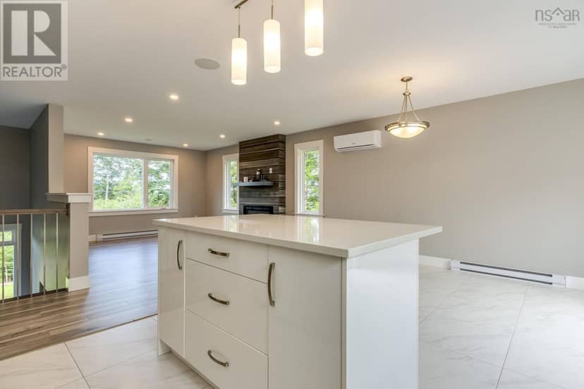 105 Coltsfoot Lane — photo 17 of 40