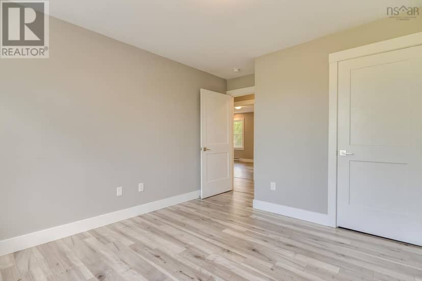 105 Coltsfoot Lane — photo 34 of 40