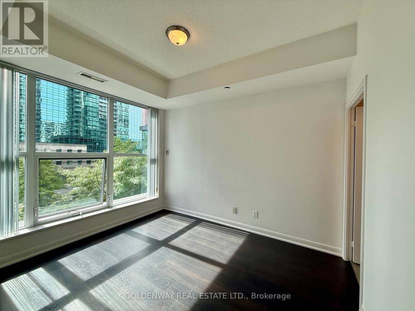 110 - 5168 Yonge Street — photo 9 of 34