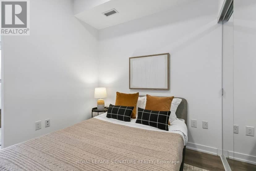 1006 - 20 Richardson Street — photo 13 of 23