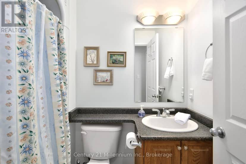 407 - 10 Bay Street E — photo 15 of 34