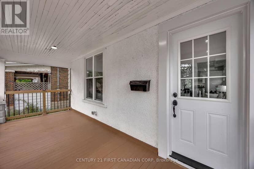 328 Oakland Avenue — photo 6 of 39