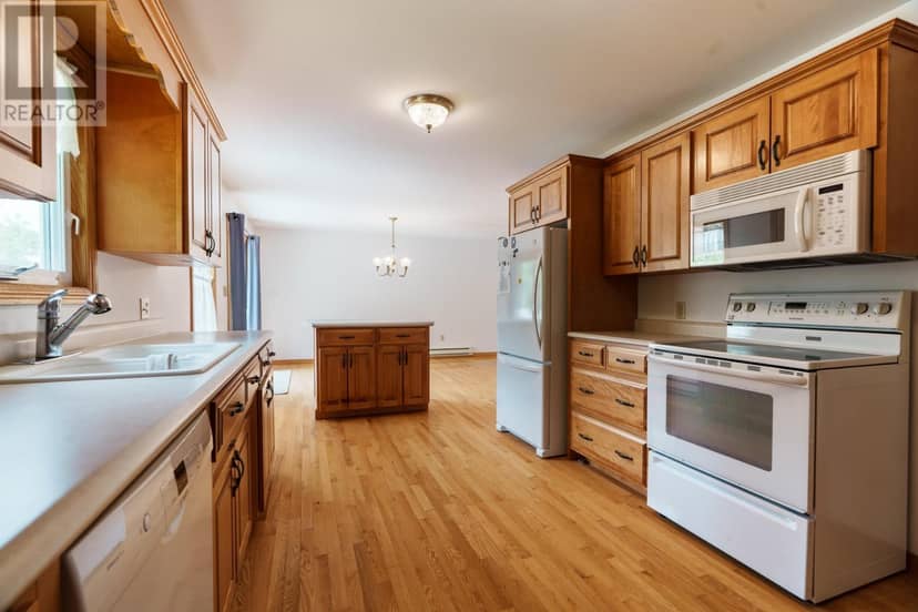49 MOUNT HERBERT Road — photo 4 of 19