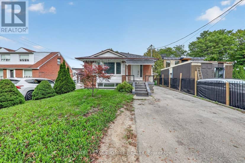 1197 Pharmacy Avenue, Toronto, photo 2