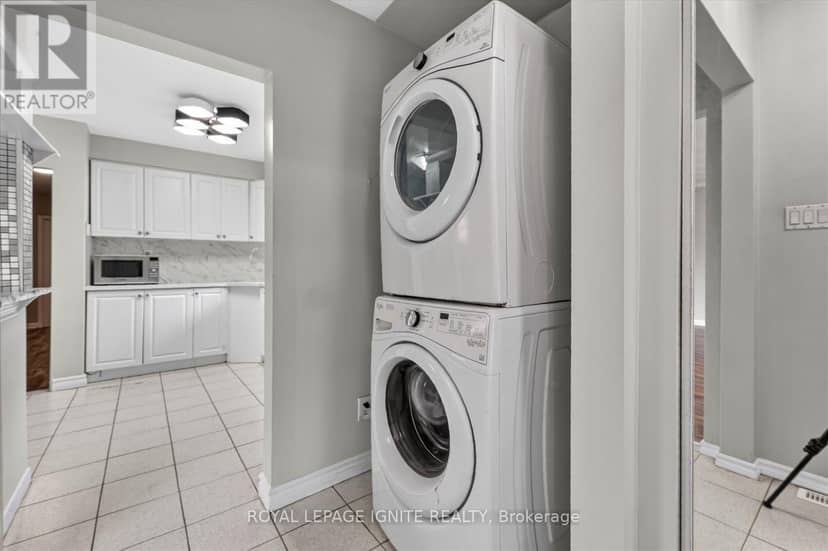 1197 Pharmacy Avenue, Toronto, photo 7