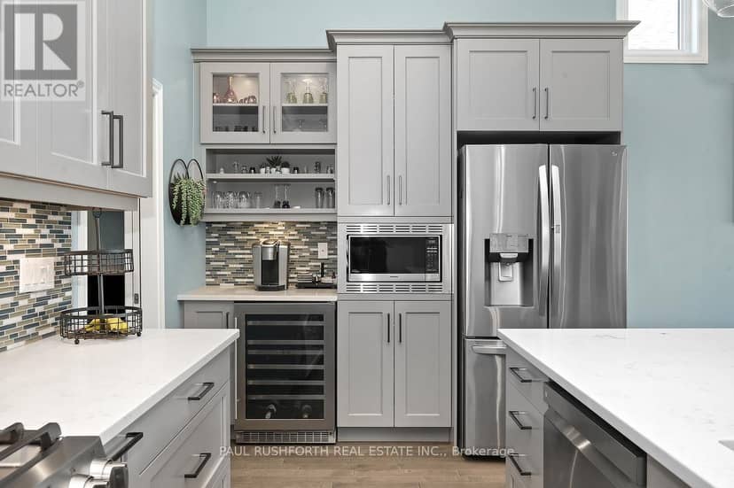 332 De L'etang Street — photo 17 of 40