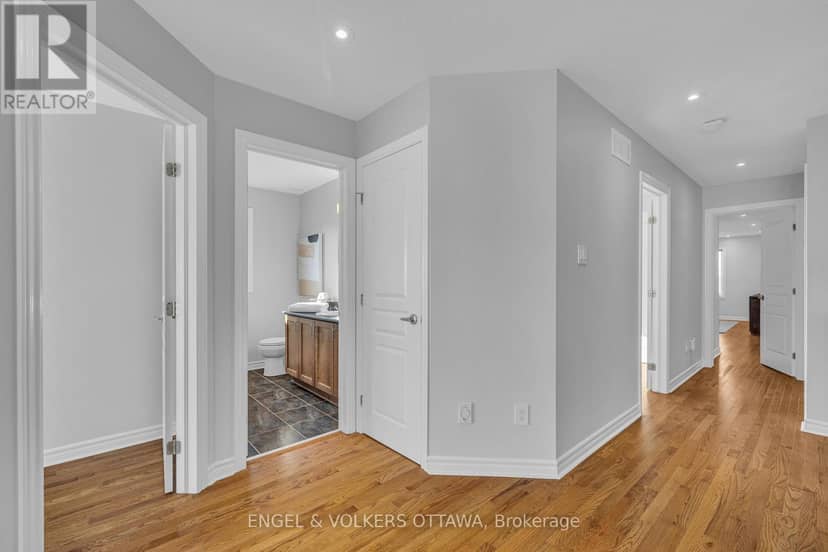 1080 Northgraves Crescent — photo 28 of 40