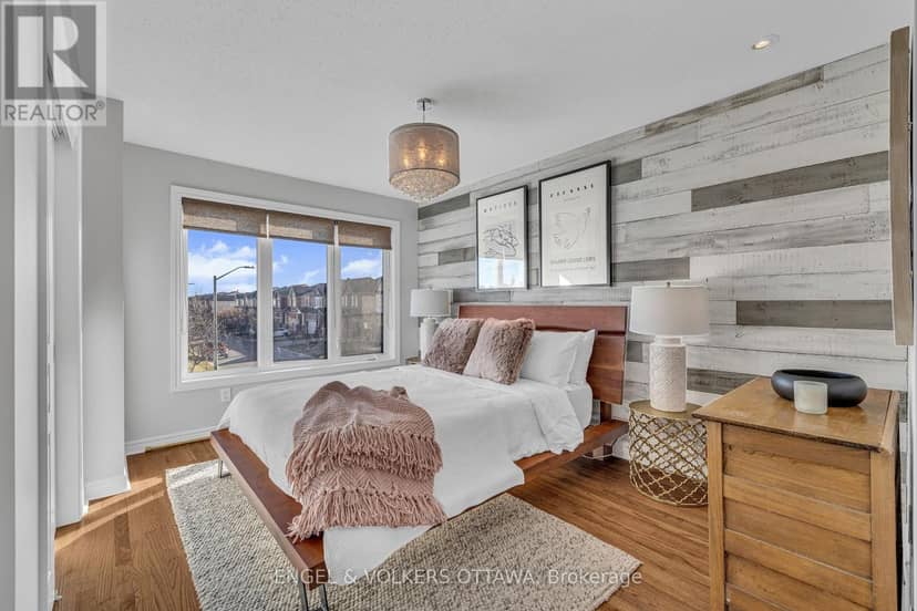 1080 Northgraves Crescent — photo 35 of 40