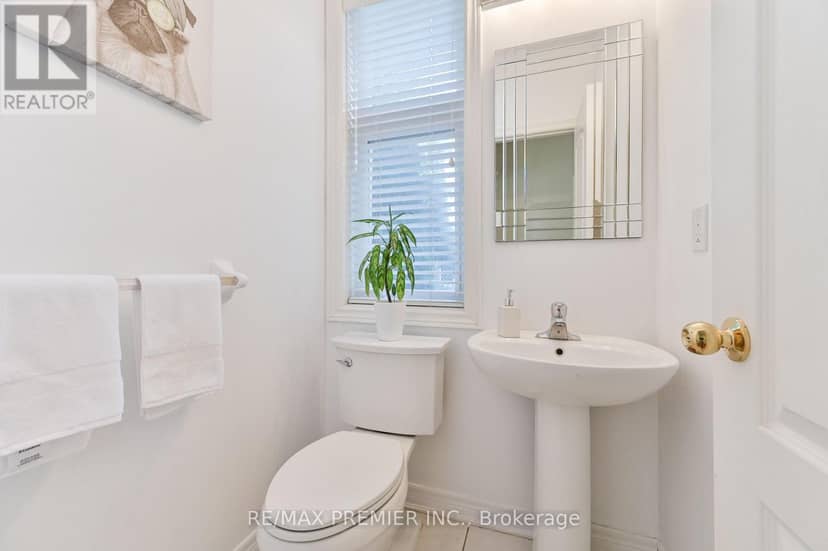 36 Helen Street — photo 9 of 34